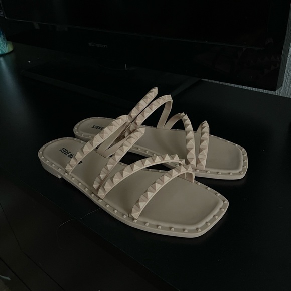 Steve Madden studded sandals - Picture 3 of 5